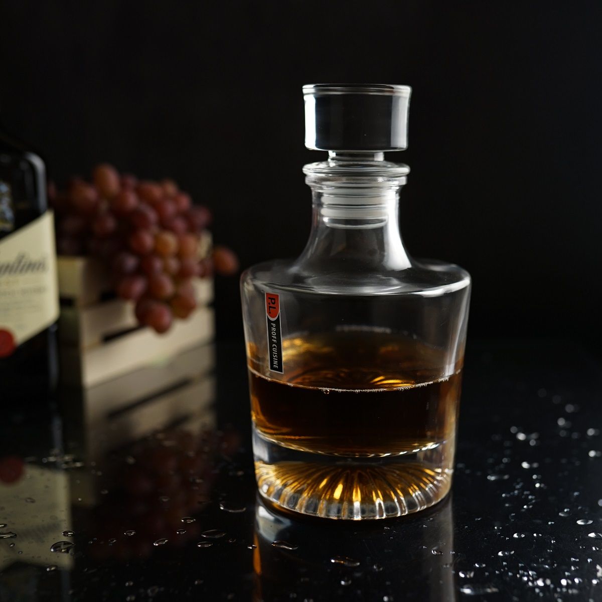 Штоф с крышкой "Shell", 750 мл, стекло P.L. - BarWare