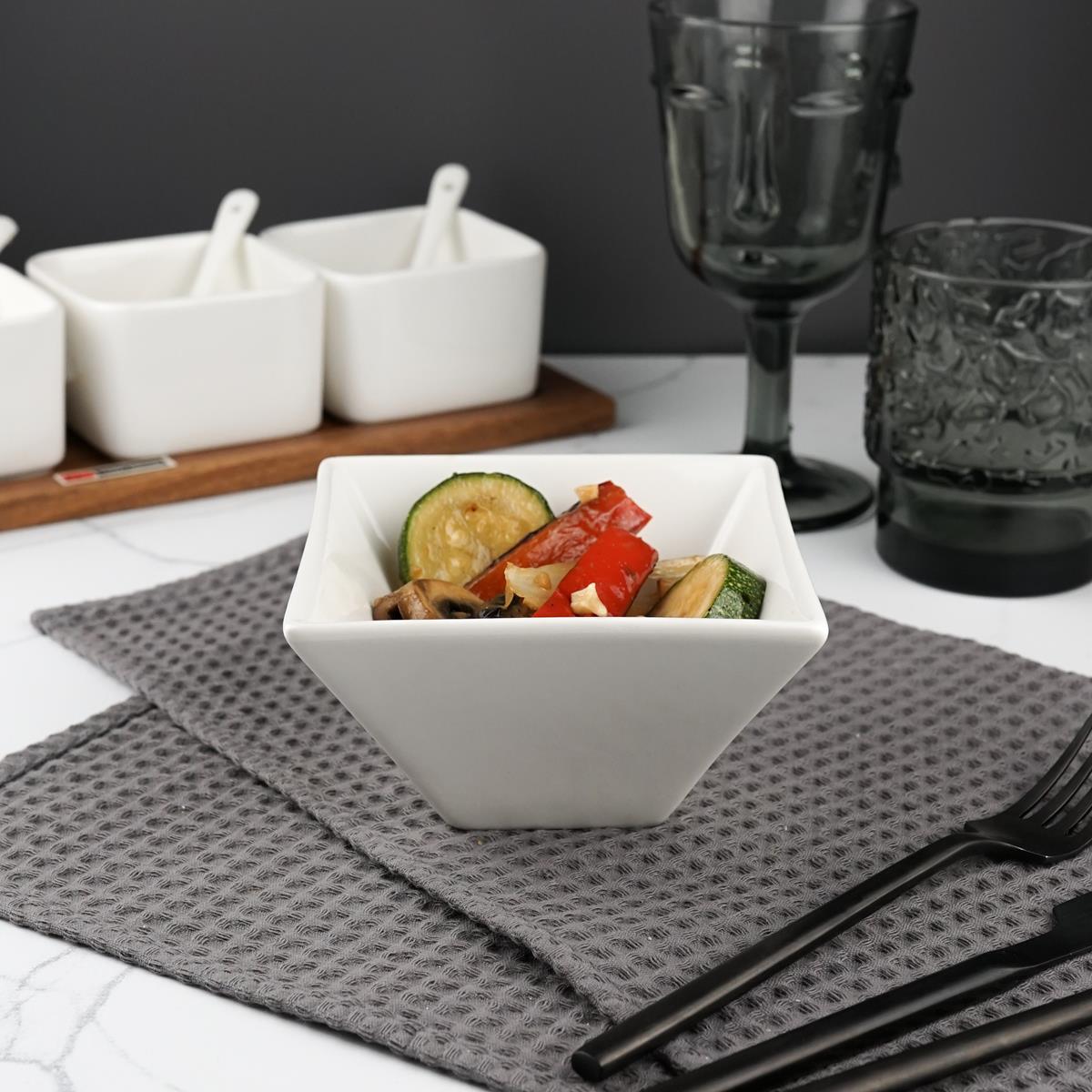 Салатник 350 мл, 12.5*12.5 см квадратный, P.L. Proff Cuisine