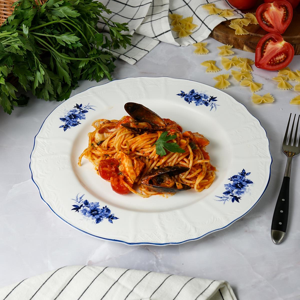 Тарелка 30 см,коллекция "Blue Flower"  P.L. Proff Cuisine