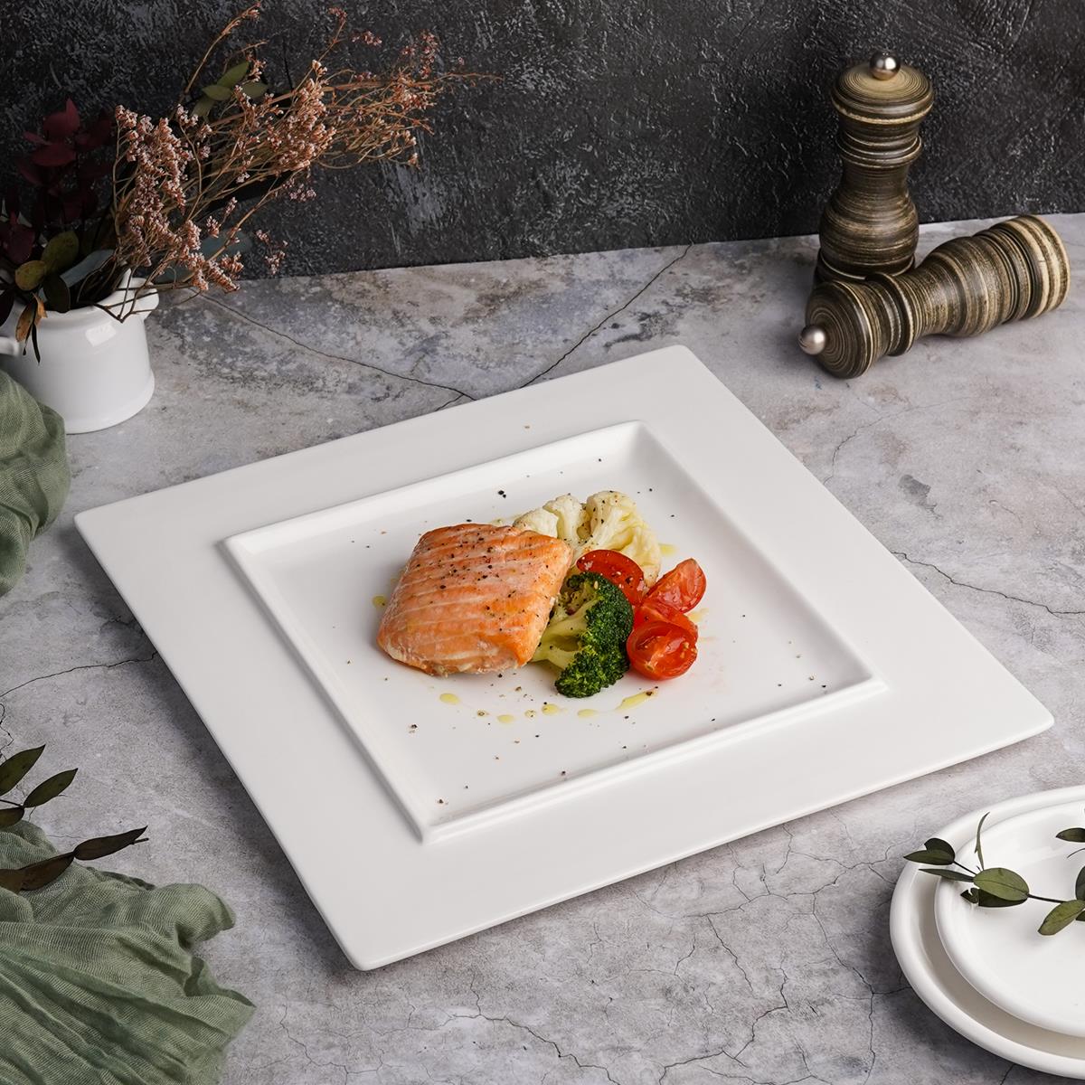 Тарелка 30*30 см, P.L. Proff Cuisine